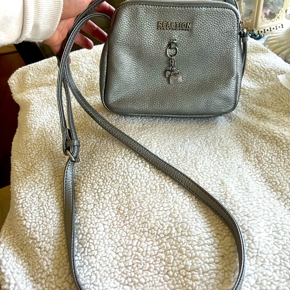 Kenneth Cole bag - Picture 10 of 11